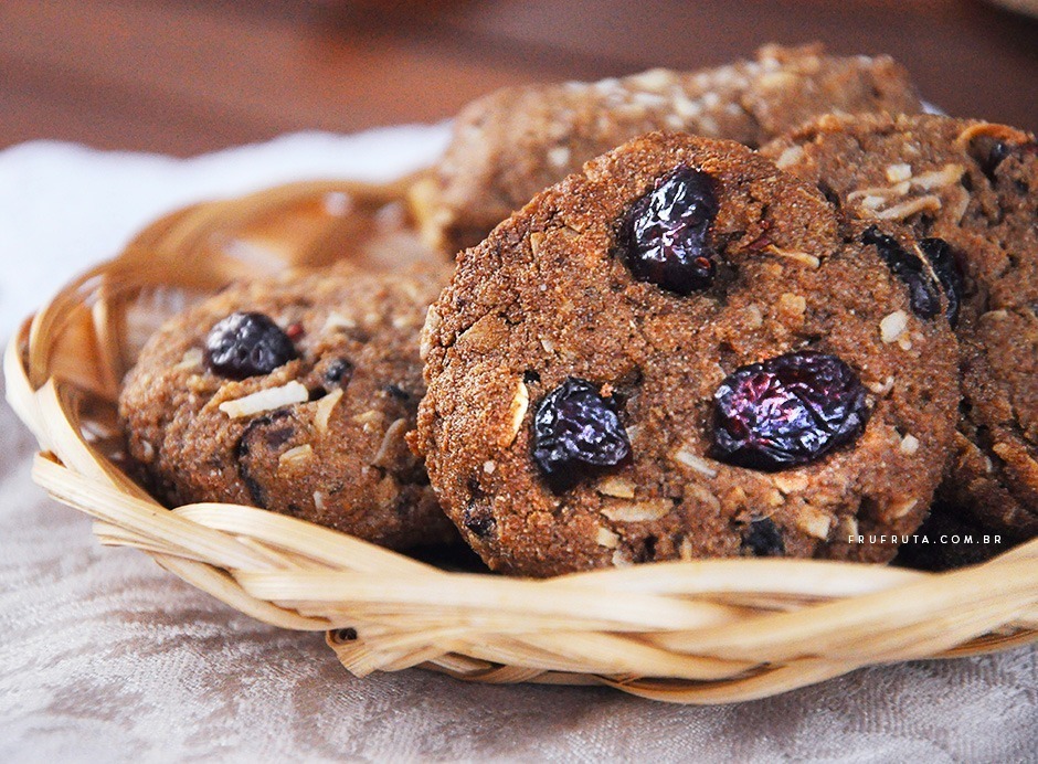 Cookies Integrais - Saudáveis, crocantes, irresistíveis e veganos! | Receita | Pati Bianco | Fru-fruta