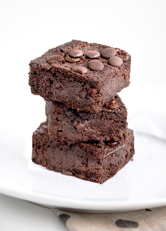 Brownie supermacio sem açúcar - úmido, intenso e delicioso!